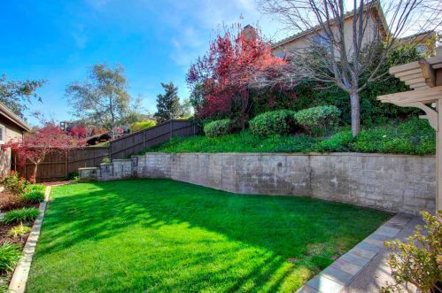 1086 Souza Dr, Folsom CA 95762-7556 exterior