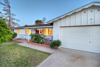 2801 Desert Cove Ave, Phoenix AZ  85028-2619 exterior