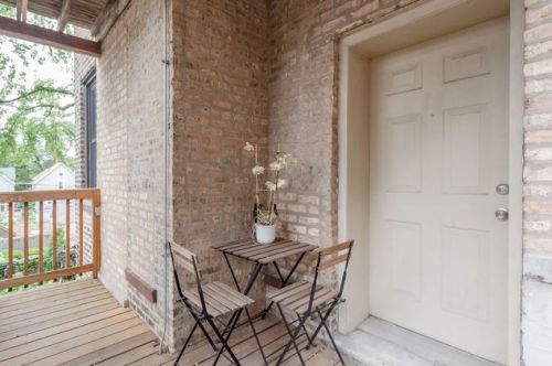 1944 Newport Ave, Chicago IL  60657-1026 exterior