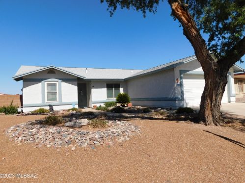 9671 Caldwell Dr, Tucson, AZ 85747-9220