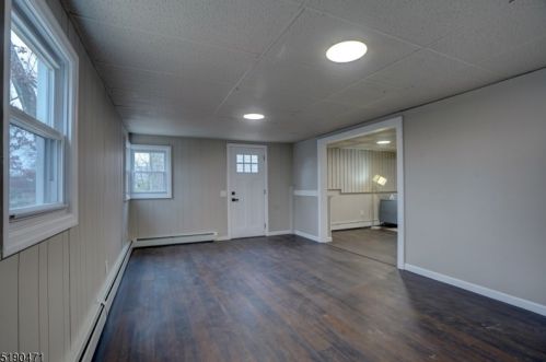 15 Normandy Cir, Hopatcong NJ  07843-1840 exterior