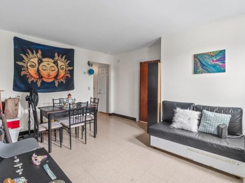 62 Jeffers St, Woonsocket RI 02895-4217 exterior