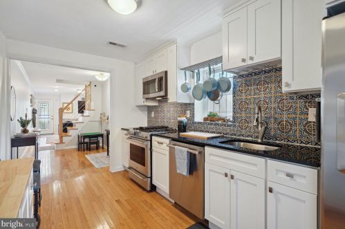 819 9th St, Washington DC  20002-3731 exterior