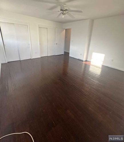 6 Barbour St, Paterson NJ  07508-1433 exterior