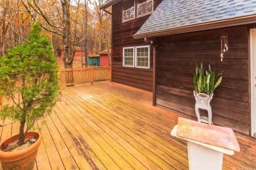 310 Comfort Trl, Montgomery NY 12549-1977 exterior