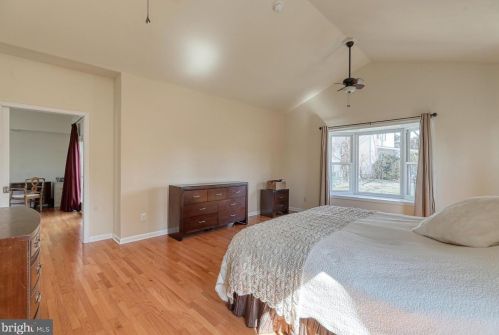 100 Acadia Dr, Riverton NJ 08077-3136 exterior