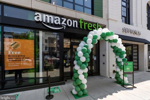 1401 R St, Washington DC  20009-3852 exterior