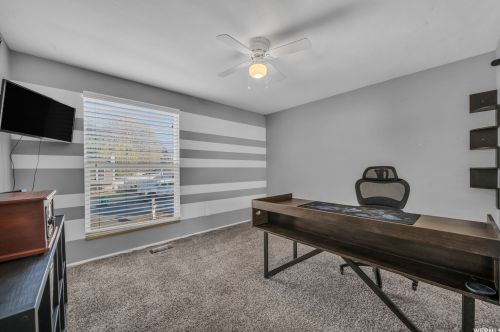 884 Spartan Dr, Sandy UT 84094-1811 exterior