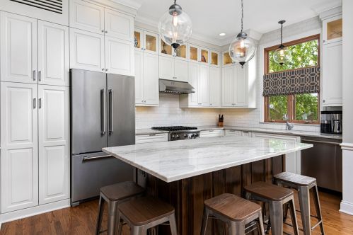 4704 Hermitage Ave, Chicago, IL 60609-4107