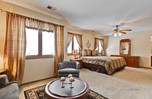 1404 Candlewood Dr, Bull Valley IL 60014-8964 exterior