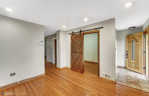 3244 Hamilton Ave, Chicago IL 60625-1403 exterior