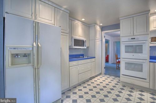 1712 Wheatland Ave, Lancaster PA 17603-4520 exterior