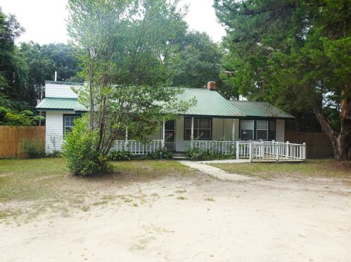 195 Heather Ln, Defuniak Springs, FL 32433-3140