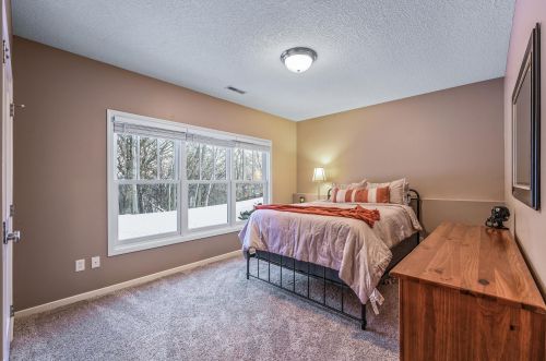 3211 Crestmoor Dr, Saint Paul MN 55125-5010 exterior