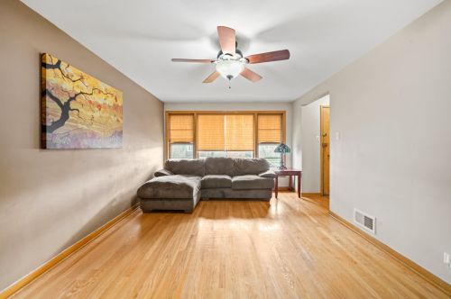 5838 59th St, Chicago IL 60629-3907 exterior