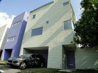 422 8th St, Houston TX  77007-1515 exterior