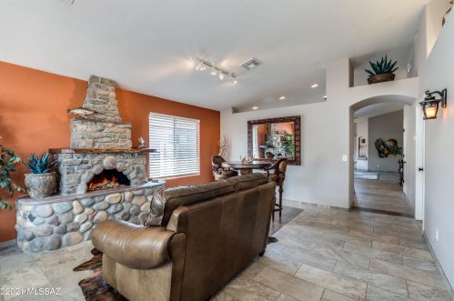 11347 Gray Boulder Ct, Tucson AZ  85737-4612 exterior