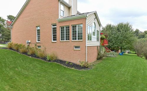 1636 Oakleaf Ln, Pittsburgh PA 15237-6708 exterior