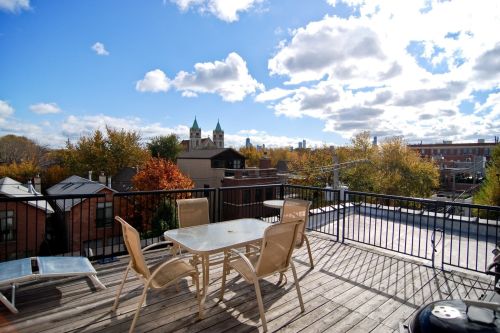 2343 Greenview Ave, Chicago IL 60614-3040 exterior