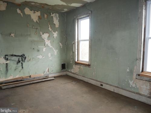 3311 16th St, Philadelphia PA  19140-4902 exterior