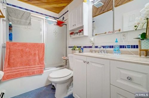 450 Kipp Ave, Hasbrouck Heights NJ 07604-1217 exterior