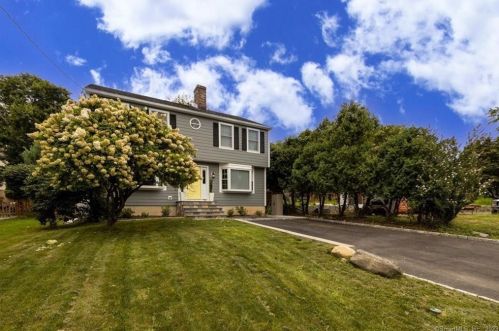 27 Hale St, Westport CT  06880-5137 exterior