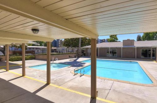 206 El Bosque Dr, San Jose CA  95134-1611 exterior