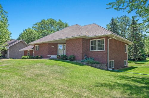 7041 30th St, Saint Paul, MN 55128-3910