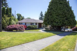 2419 Barton St, Seattle, WA 98106-2260