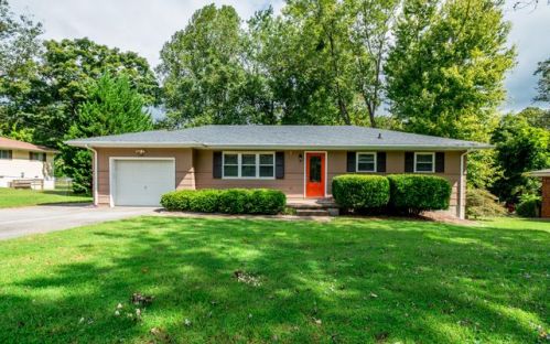 3369 Dougs Dr, Chattanooga, TN 37419-1405