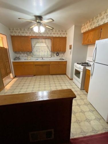 8424 Cheyenne St, Milwaukee WI 53224-4805 exterior