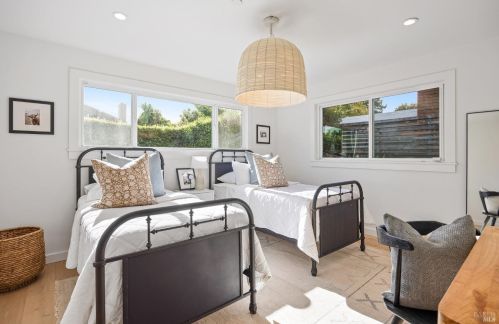 5 Amicita Ave, Mill Valley CA 94941-2101 exterior