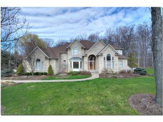 6590 Dorset Ln, Cleveland, OH 44139-6710
