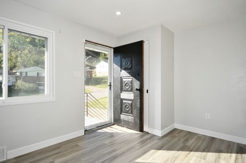 4985 Aspen St, Pittsburgh PA  15122-1250 exterior