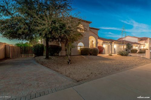 4550 Acoma Dr, Phoenix AZ  85032-4830 exterior