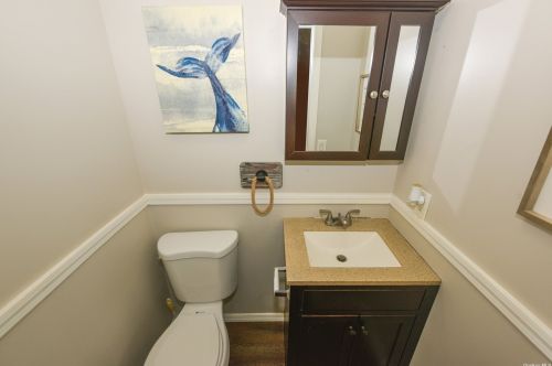 27 Daisy Dr, Bohemia NY 11716-4029 exterior