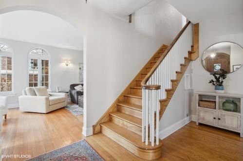 10148 Oakley Ave, Chicago, IL 60643-1914