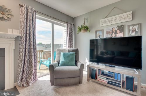 105 Knollwood Dr, Lancaster PA 17601-5613 exterior