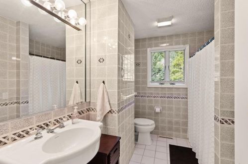 9 Noto Dr, Providence RI  02904-2905 exterior