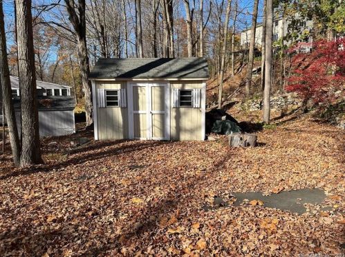 59 Longview Dr, Ridgefield CT  06877-3513 exterior