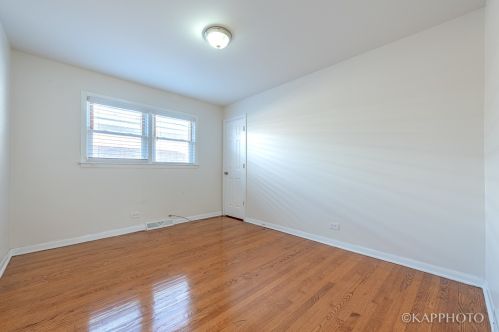 8351 Ln Salle St, Chicago IL 60628-7316 exterior