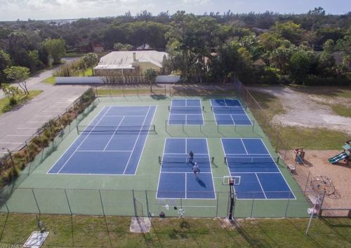 2523 River Reach Dr, Naples FL 34104-6930 exterior