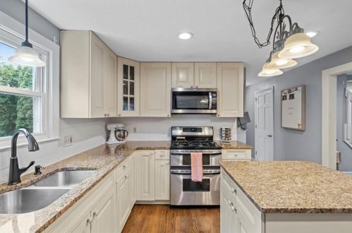 36 Mulberry Cir, Providence RI 02919-2534 exterior