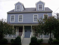 72 Dalby St, Newton, MA 02458-1033