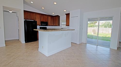 673 Haas Ave, Fort Pierce FL  34953-6418 exterior