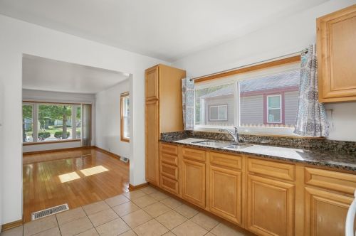 211 Park Rd, Joliet IL 60433-1432 exterior