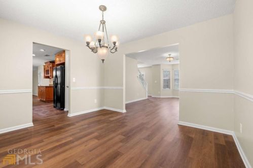 1560 Rogers Crossing Dr, Lithonia GA  30058-7005 exterior