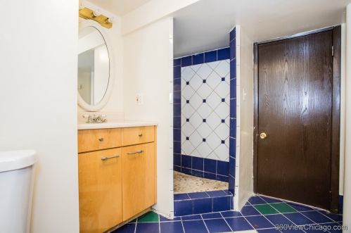 6900 Campbell Ave, Chicago IL 60645-4604 exterior