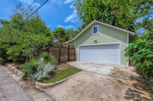 3901 Becker Ave, Austin TX 78751-5209 exterior