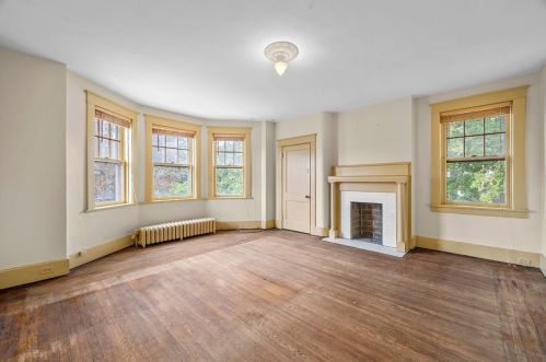 5701 Elgin St, Pittsburgh PA 15206-1635 exterior